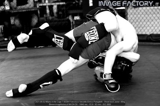 2021-05-02 Milano in the Cage 7 00284 Francesco Vanzetto-Enrico Piangatelli - Shoot boxe Junior -60kg